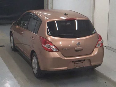 NISSAN TIIDA