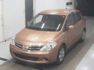 NISSAN TIIDA