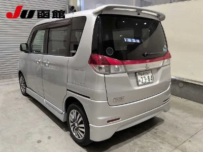 MITSUBISHI DELICA D2