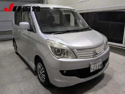 MITSUBISHI DELICA D2