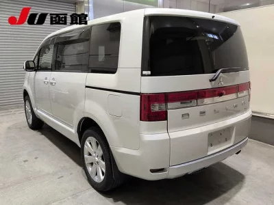 MITSUBISHI DELICA D5