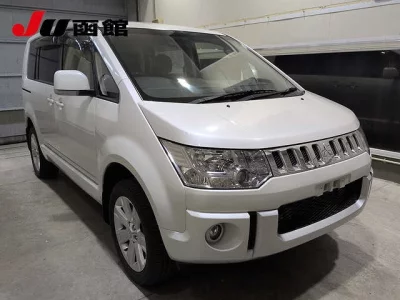 MITSUBISHI DELICA D5
