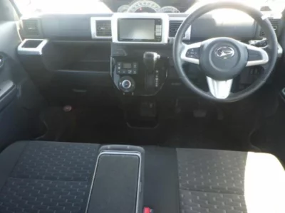 DAIHATSU WAKE