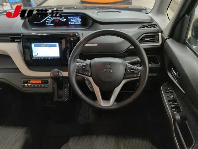 MITSUBISHI DELICA D2