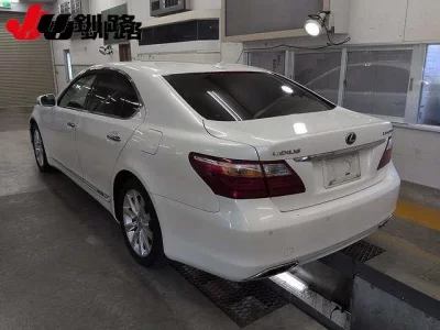 LEXUS LS