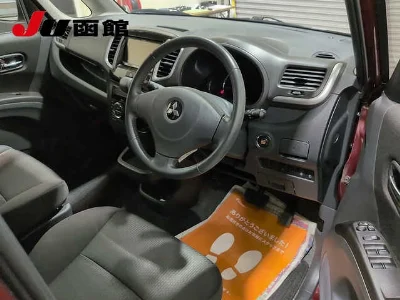 MITSUBISHI DELICA D2