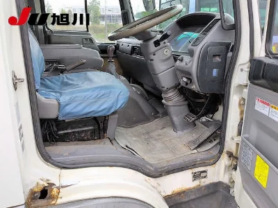 TOYOTA DYNA