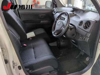 TOYOTA BB