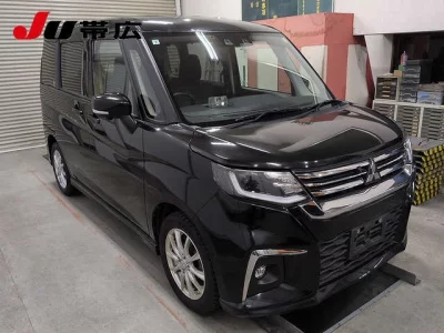 MITSUBISHI DELICA D2