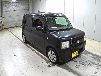 TOYOTA PIXIS SPACE