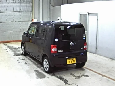 TOYOTA PIXIS SPACE
