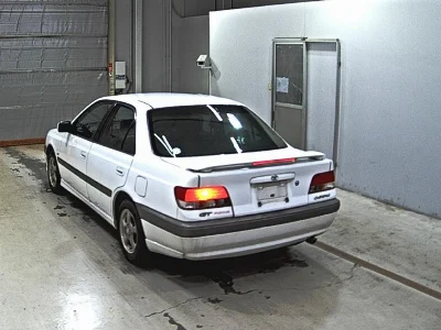 TOYOTA CARINA