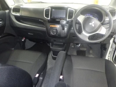 MITSUBISHI DELICA D2