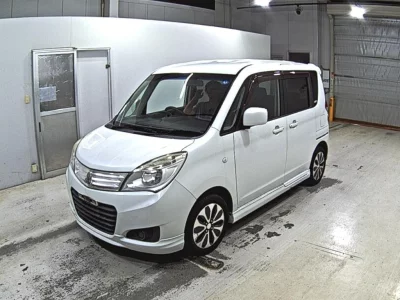 MITSUBISHI DELICA D2