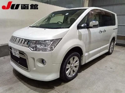 MITSUBISHI DELICA D5