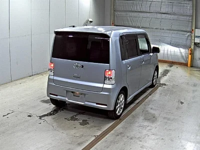 TOYOTA PIXIS SPACE