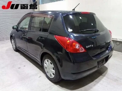 NISSAN TIIDA