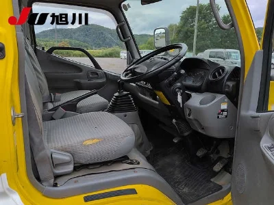 TOYOTA DYNA
