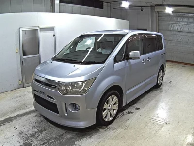 MITSUBISHI DELICA D5