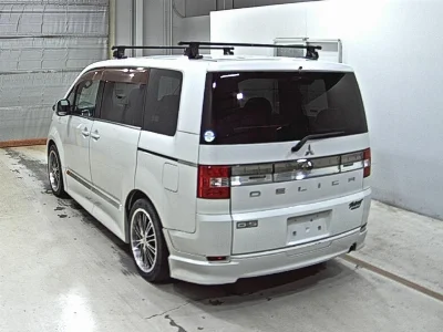 MITSUBISHI DELICA D5