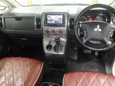 MITSUBISHI DELICA D5