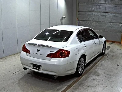 NISSAN SKYLINE