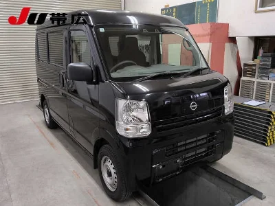 NISSAN CLIPPER VAN