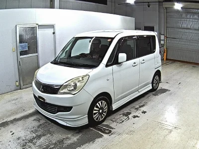 MITSUBISHI DELICA D2