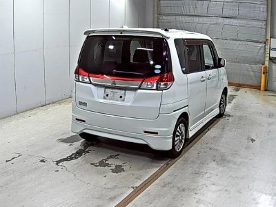MITSUBISHI DELICA D2