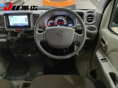 NISSAN CLIPPER VAN