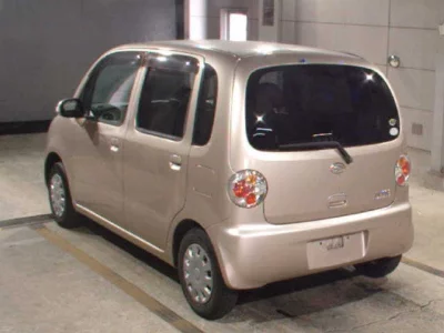 DAIHATSU MOVE LATTE