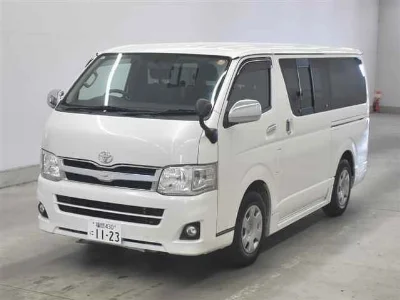 TOYOTA HIACE VAN