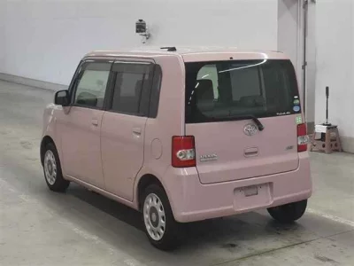 TOYOTA PIXIS SPACE
