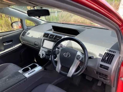 TOYOTA PRIUS ALPHA