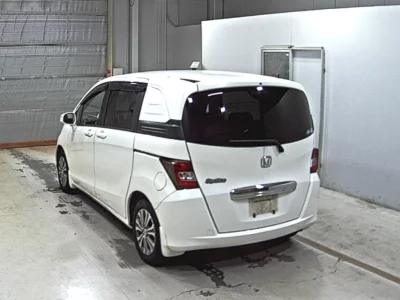 HONDA FREED SPIKE