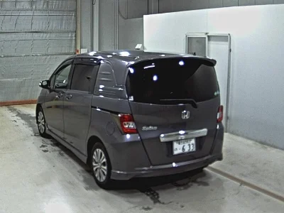 HONDA FREED SPIKE