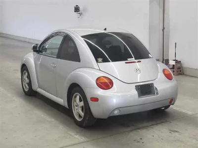 VOLKSWAGEN NEW BEETLE