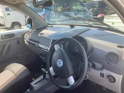 VOLKSWAGEN NEW BEETLE