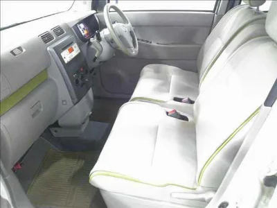 TOYOTA PIXIS SPACE