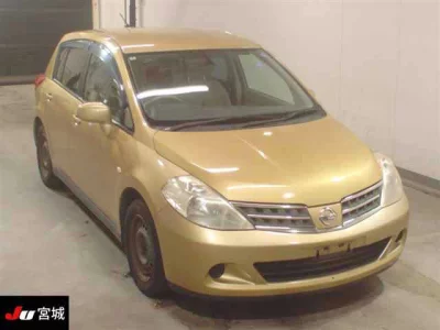 NISSAN TIIDA
