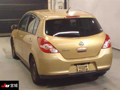 NISSAN TIIDA