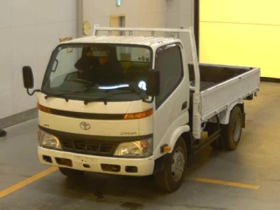 TOYOTA DYNA