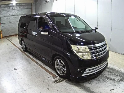 NISSAN ELGRAND