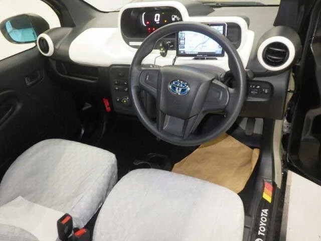 Toyota C+pod  с аукциона в Японии