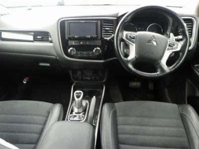 MITSUBISHI OUTLANDER PHEV