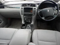Цена авто Toyota Crown с аукционов Японии, номер кузова GRS182, пробег 73 000, оценка 2