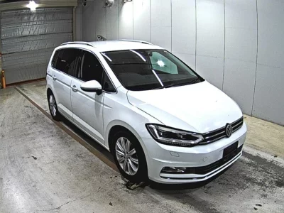 VOLKSWAGEN GOLF TOURAN
