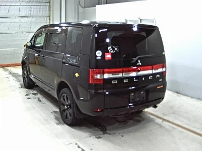MITSUBISHI DELICA D5