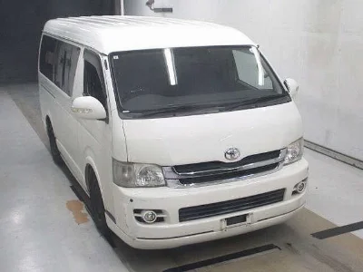 TOYOTA HIACE VAN