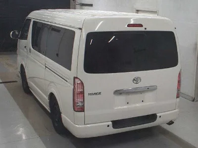 TOYOTA HIACE VAN